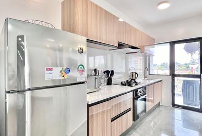 Serviced 2 Bed Apartment with En Suite at Riverside Drive