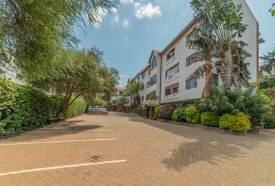 Serviced 2 Bed Apartment with Backup Generator in Parklands - 2