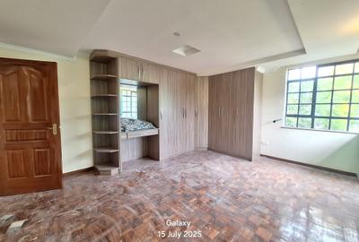 4 Bed Townhouse with En Suite at Near Isk