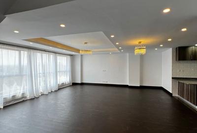 4 Bed Apartment with En Suite at Valley Arcade - 2