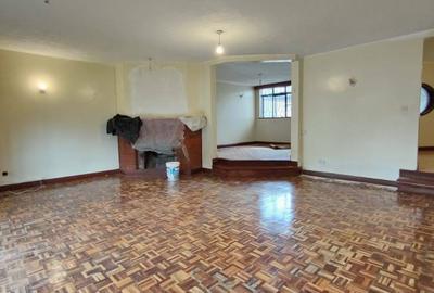 4 Bed Townhouse with En Suite in Lavington - 2
