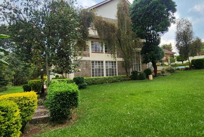 6 Bed Villa with En Suite in Runda