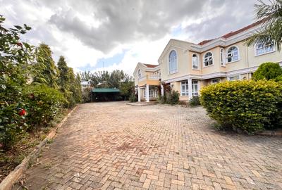 5 Bed House with En Suite at Garden Estate
