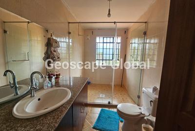 5 Bed House with En Suite in Kitisuru