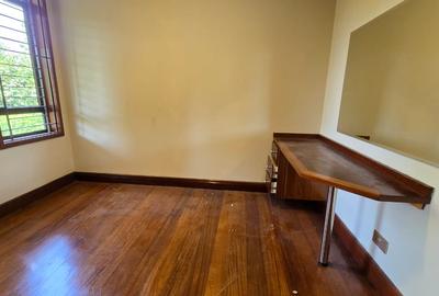 4 Bed House with En Suite at Runda