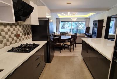 Furnished 2 Bed Apartment with En Suite at Riverside Drive