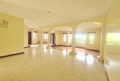 4 Bed Townhouse with En Suite in Westlands Area - 3