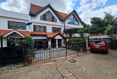5 Bed Townhouse with En Suite at Westlands Westlands