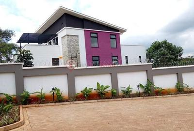 5 Bed Townhouse with En Suite at Kitusuru