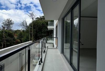 3 Bed Apartment with En Suite in Brookside