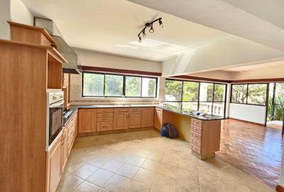 2 Bed House with En Suite in Nyari