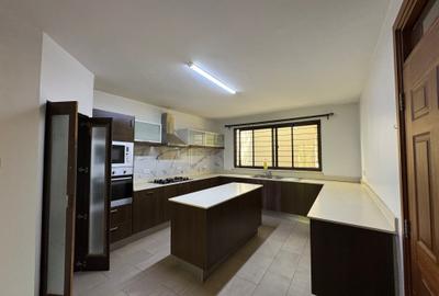 5 Bed Villa with En Suite at Lavington - 3