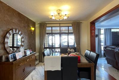 6 Bed Townhouse with En Suite in Lavington - 2