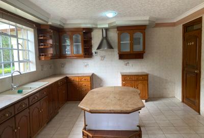 5 Bed House with En Suite at Baobab - 2