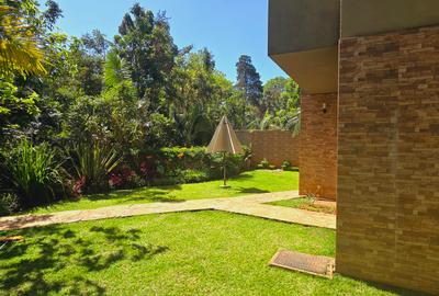 5 Bed Townhouse with En Suite at Off Convent Drive - 4