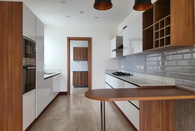 3 Bed Apartment with En Suite in Parklands - 3