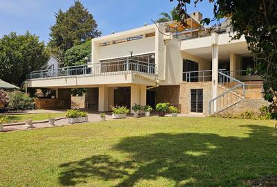 11,000 ft² Commercial Property with Service Charge Included at Kabarsiran