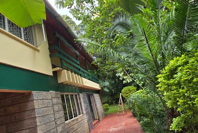 4 Bed House with En Suite at Lavington - 2
