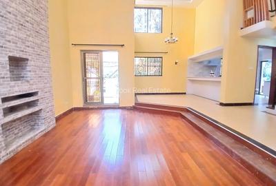 5 Bed Townhouse with En Suite in Lavington - 4