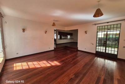 4 Bed Villa with En Suite at Westlands - 4