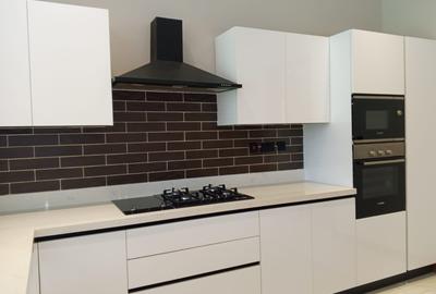 4 Bed Townhouse with En Suite in Westlands Area - 2