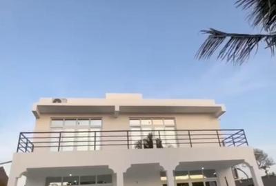 3 Bed House with En Suite in Malindi - 2