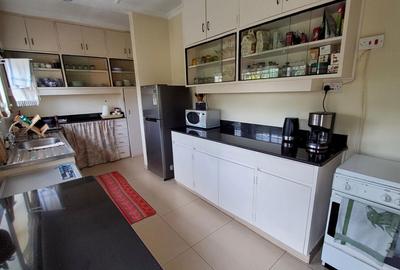 Furnished 2 Bed Apartment with En Suite in Muthaiga
