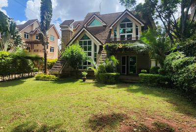 5 Bed Townhouse with En Suite in Lavington - 2