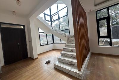 4 Bed Villa with En Suite at Lavington