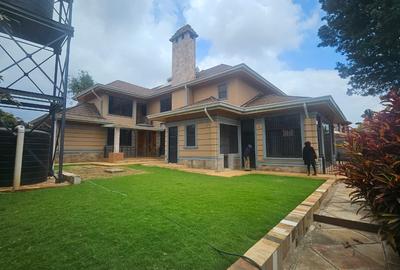 5 Bed House with En Suite in Runda