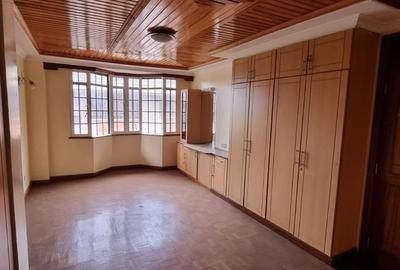 4 Bed Apartment with Lift in Westlands Area