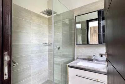 2 Bed Apartment with En Suite in Riverside - 3