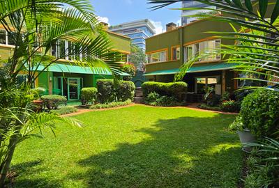 4 Bed Townhouse with En Suite in Riverside - 2