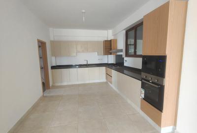 3 Bed Apartment with En Suite at Parklands - 4