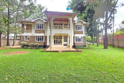 5 Bed House with En Suite in Lavington