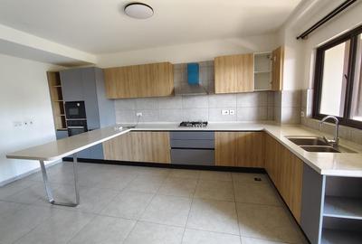 3 Bed Apartment with En Suite in Kileleshwa