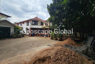 Commercial Property with Parking in Lavington