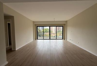 2 Bed Apartment with En Suite in Riverside - 3