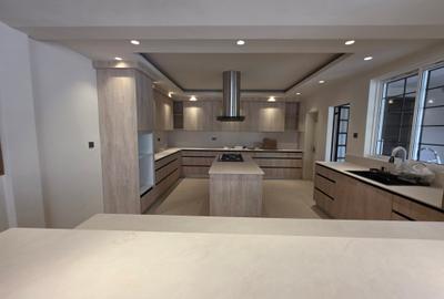 4 Bed Townhouse with En Suite at Westlands - 3