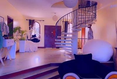 5 Bed Villa with En Suite at Baobab Road - 3