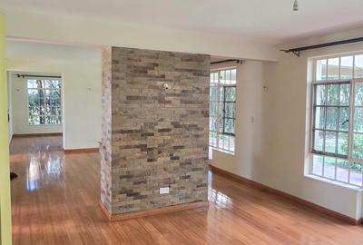 4 Bed Villa with En Suite at Yvy Creek - 3