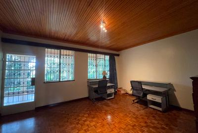 4 Bed House with En Suite in Nyari - 4