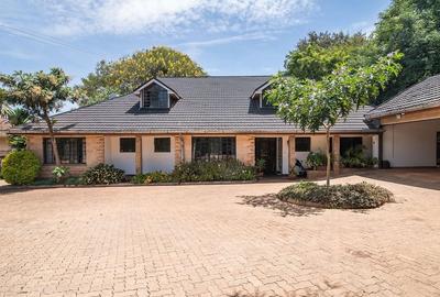5 Bed House with En Suite in Loresho