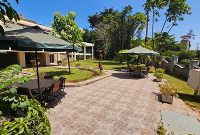 2,000 ft² Office with Service Charge Included at Kabarsiran