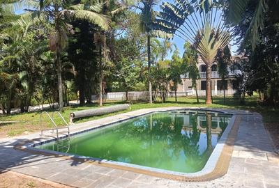 5 Bed House with En Suite at Garden Estate