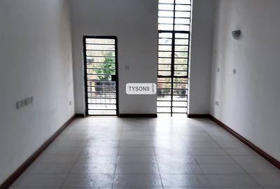 7 Bed House with En Suite in Runda - 3