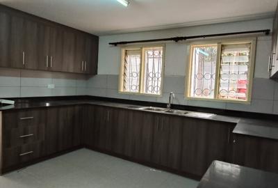 4 Bed House with En Suite in Westlands Area - 2