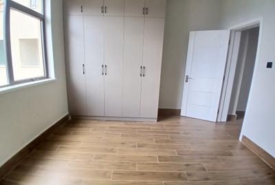 2 Bed Apartment with En Suite at Lavington - 4