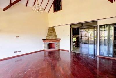 5 Bed Townhouse with En Suite in Lavington - 2