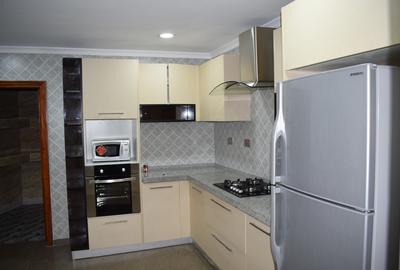 Furnished 3 Bed Apartment with En Suite at Oloitoktok Road - 4